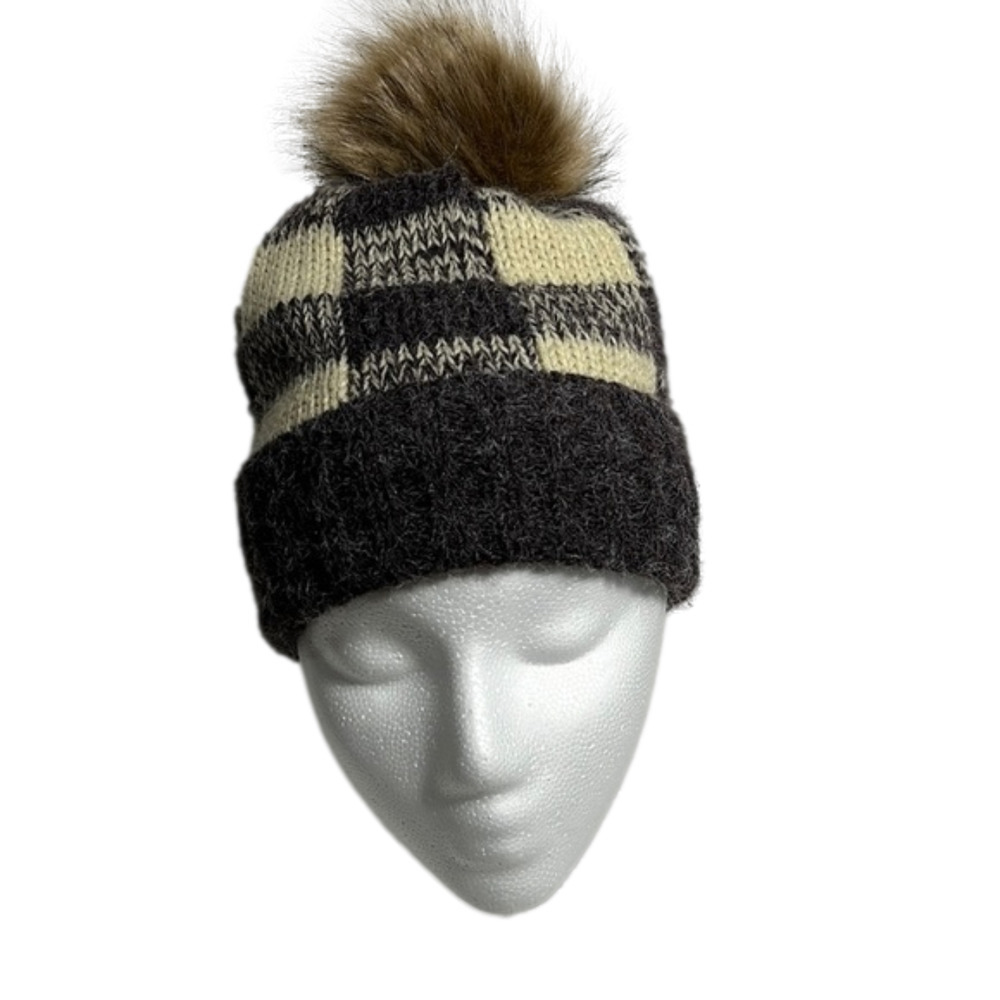 𝅺ski Hat with Pom, purple and cream color check